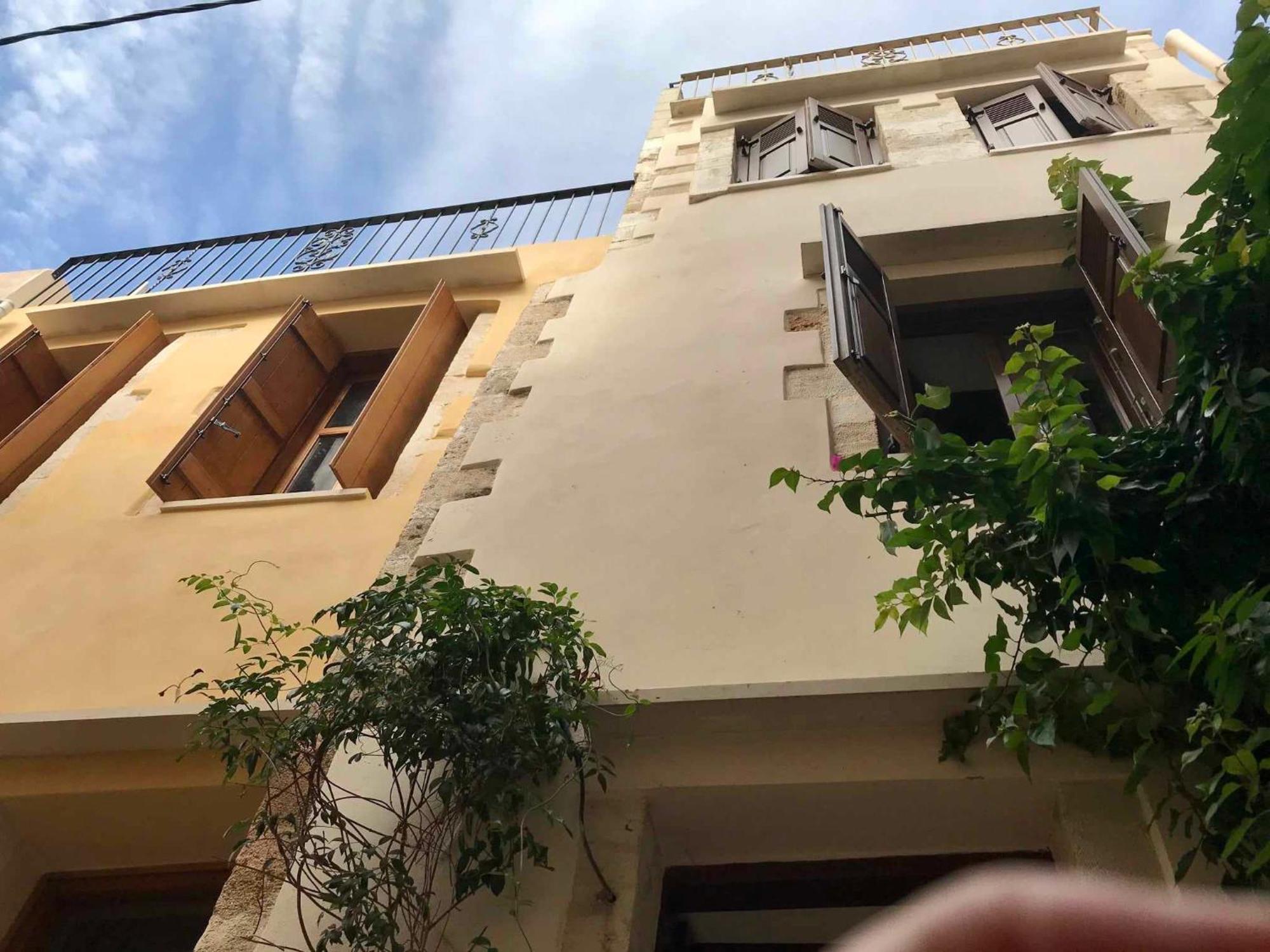Traditional 3 Story Townhouse ,batta Hanem Holiday home